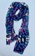 Cargar imagen en el visor de la galería, BUFANDA ABSTRACT