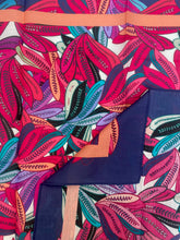 Lade das Bild in den Galerie-Viewer, MASCADA PAISLEY MARINO