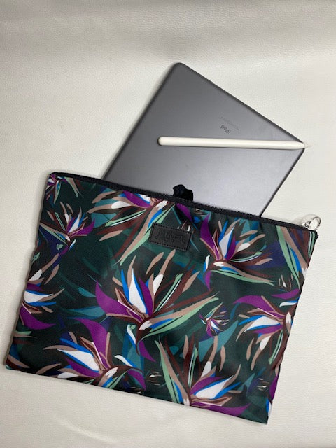 MI POUCH AVE GREEN GRANDE