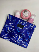 Cargar imagen en el visor de la galería, MI POUCH AVE BLUE
