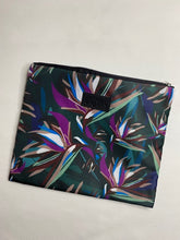 Cargar imagen en el visor de la galería, MI POUCH AVE GREEN
